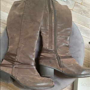 Maddie suede brown boots